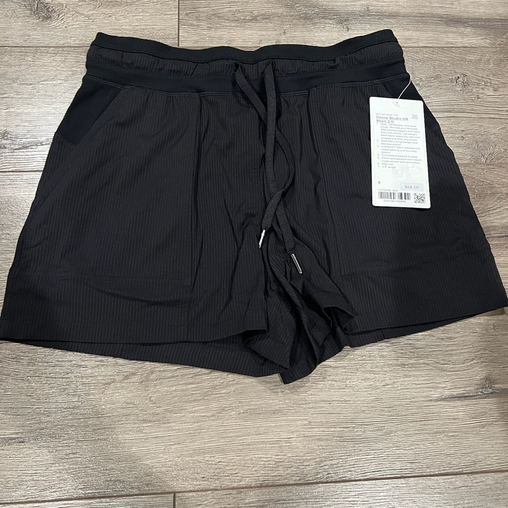 NEW Lululemon Dance Studio HR Shorts 3.5”. Black. Women’s size 6.